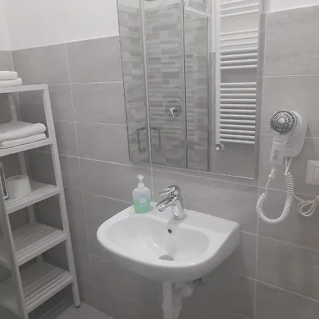 Your Independent With Parking Apartmán