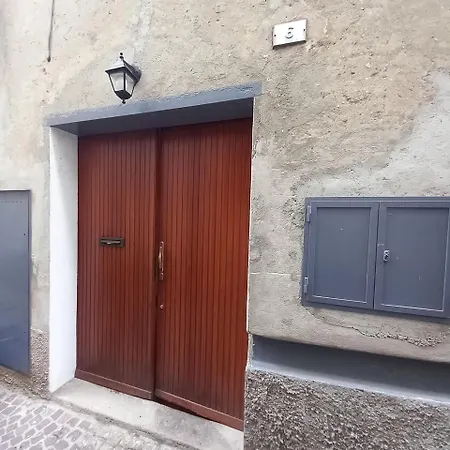Your Independent With Parking Apartmán